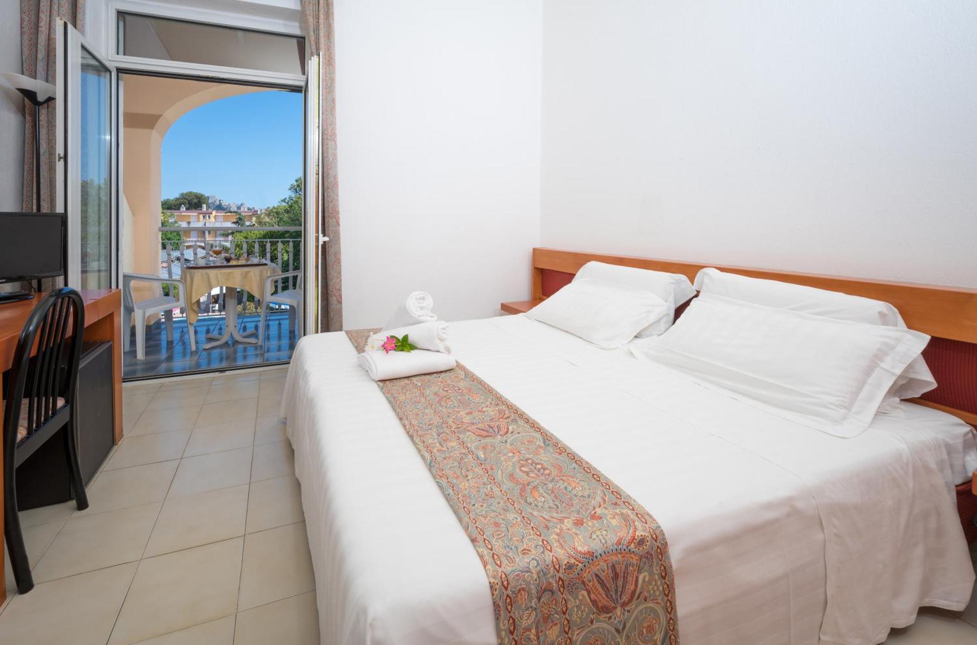 Hotel Regina Palace Terme Isquia Habitación foto